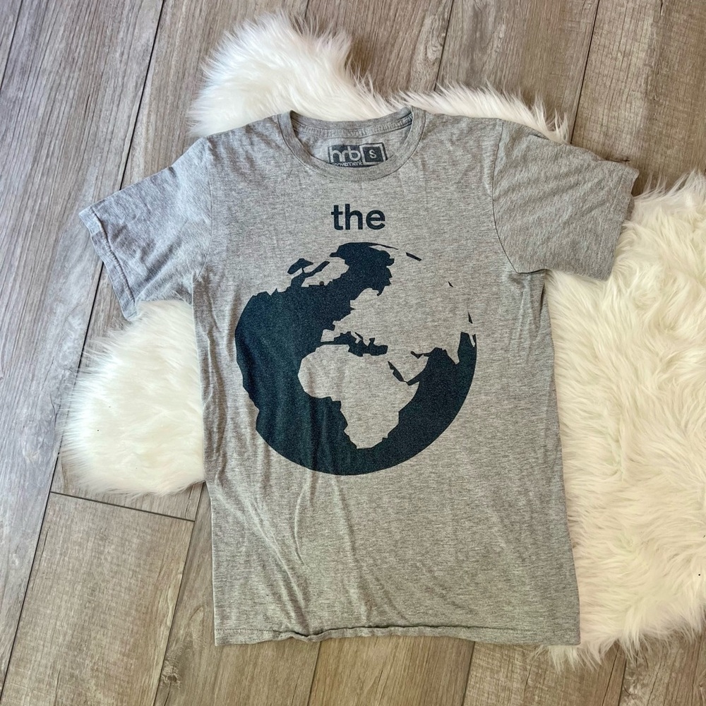Gray Short Sleeve Tee with Globe Graphic
